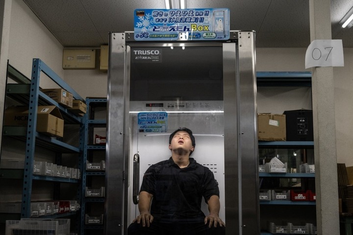'Tủ lạnh cho người' của Nhật Bản giúp chống sốc nhiệt mùa hè - Ảnh 2.